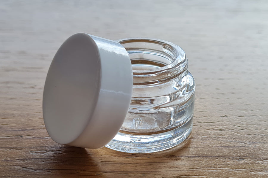 Glastiegel mini mit Schraubdeckel weiß