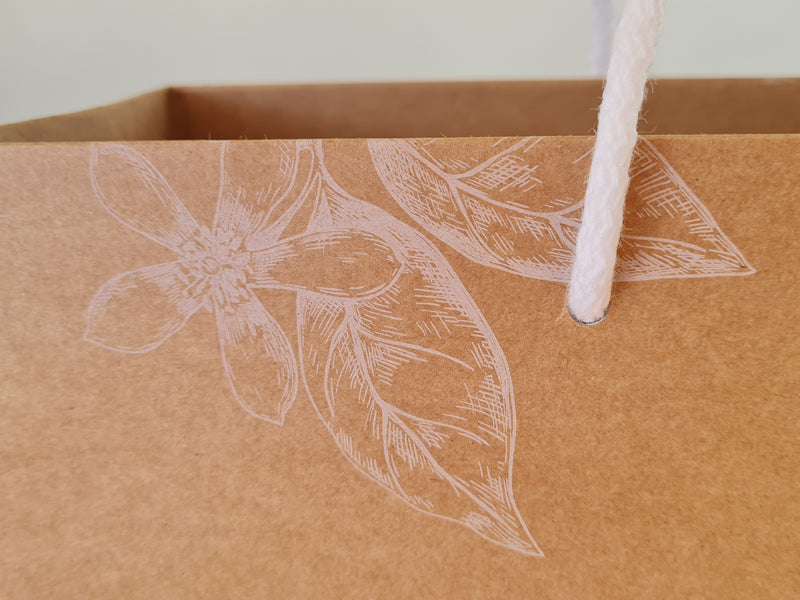 Papiertasche mit Kordel