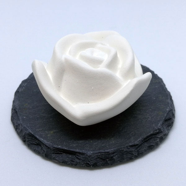 Rose mit Untersetzer Schiefer